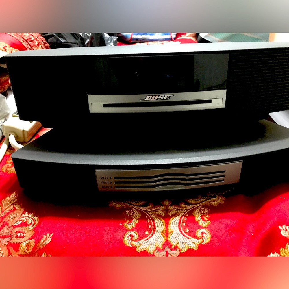 COPY - Bose wave radio and CD player. It’s in excellent shape, everything works.